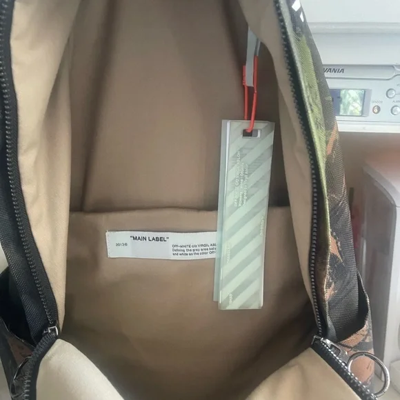 OFF WHITE Backpack - Picture 2 of 3